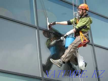 Альпинисты Высотники Мойка окон Мойка фасада Астана - изображение 2