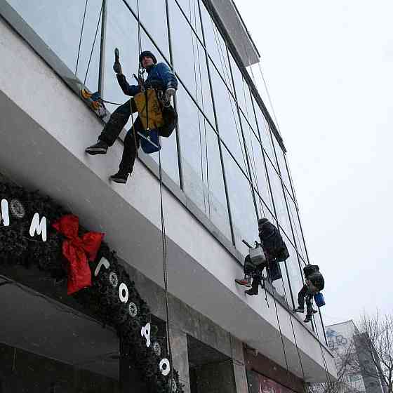 Альпинисты в Астане Фасадные работы Промышленный альпинизм Мойка Окон Астана