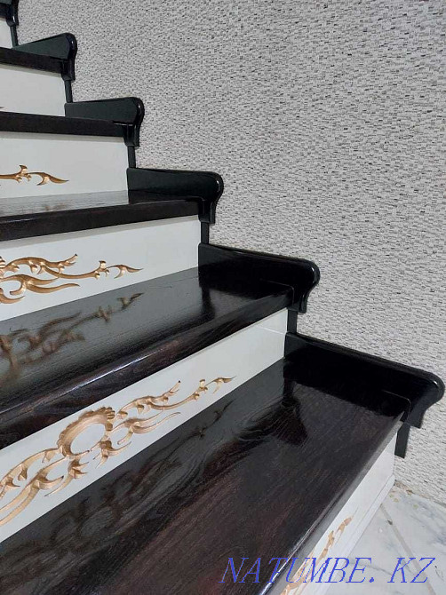 Stairs made of precious wood, frame made of metal, made of concrete Qaskeleng - photo 6