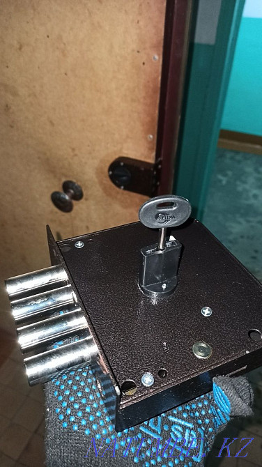 Мастер по замкам вскрытие двери вскрытие замков замена ручек сердцевин Петропавловск - изображение 1