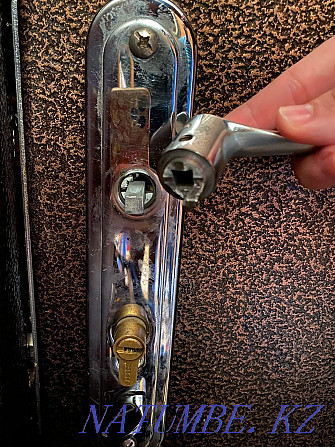 Opening doors open a safe opening a safe repairing handles replacing locks Petropavlovsk - photo 1