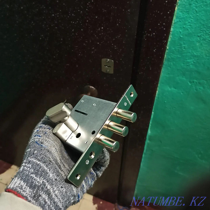 Replacing locks Replacing the core Installing locks Open the door Petropavlovsk - photo 1