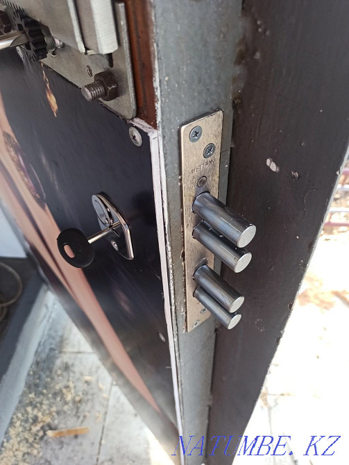 Установка замка врезка замка замена замка сменить замок сломать замок Петропавловск - изображение 4