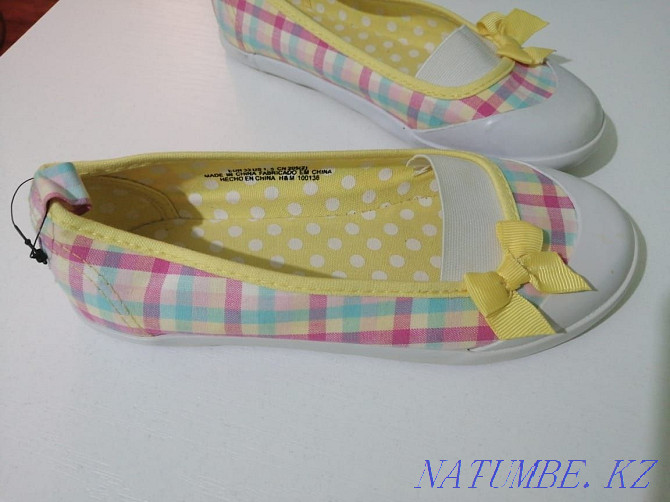 Обувь на девочку, тканевые, новые.33 размер Алматы - изображение 2