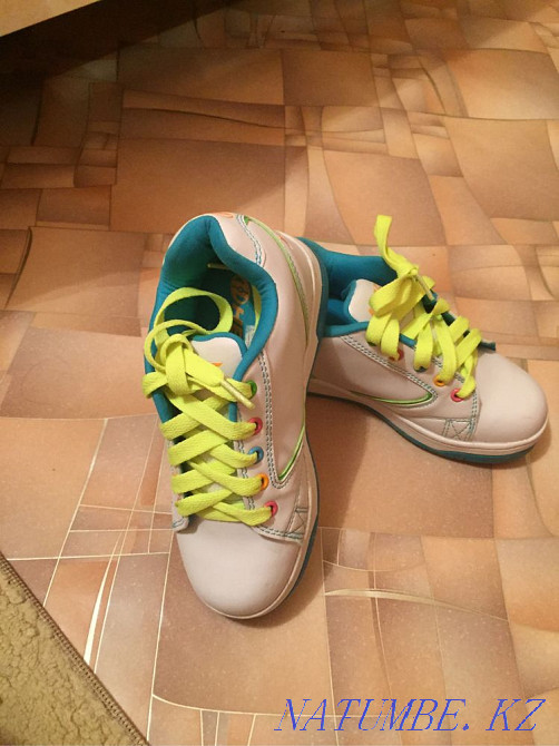 Heelys Uralsk sneakers on rollers new Oral - photo 1