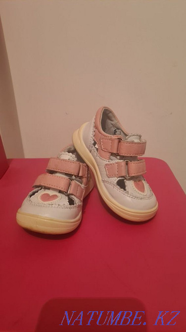 Балаларға арналған былғары сандал размер 20  Алматы - изображение 1