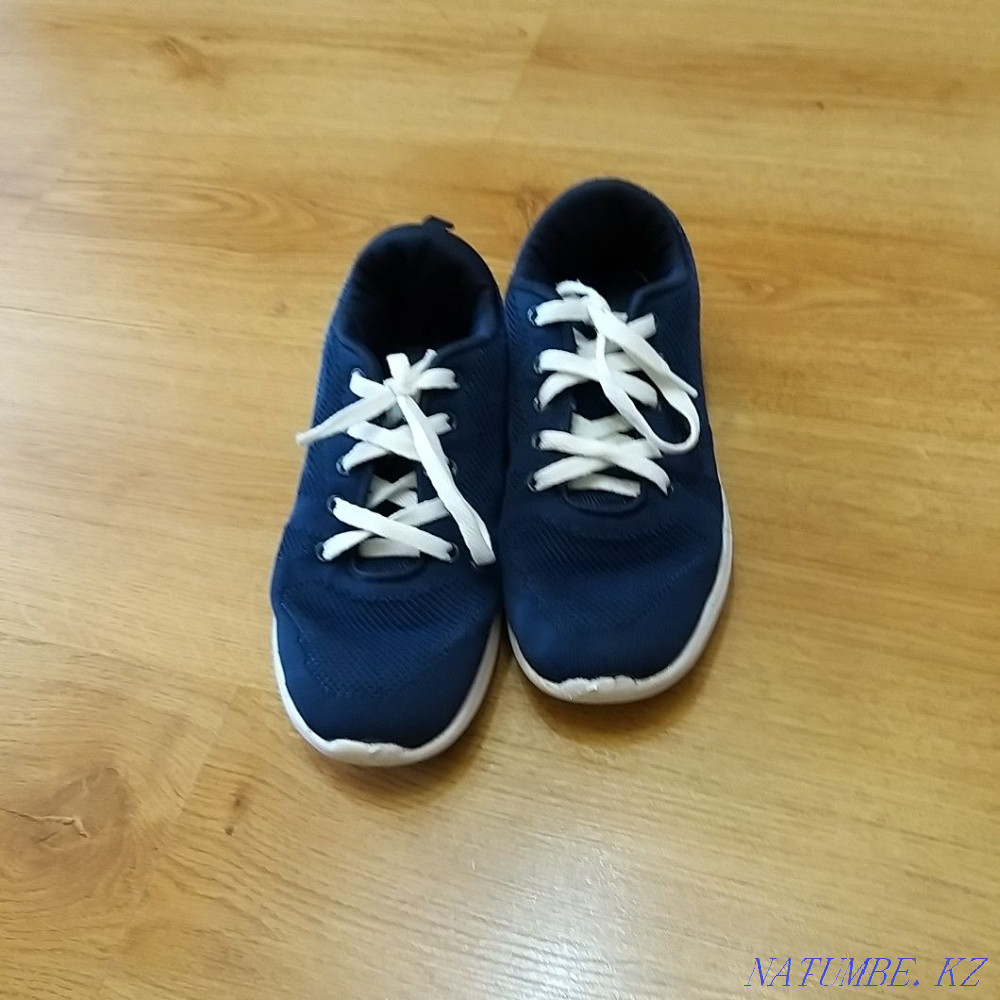 Продам кроссовки детские. Петропавловск - изображение 1