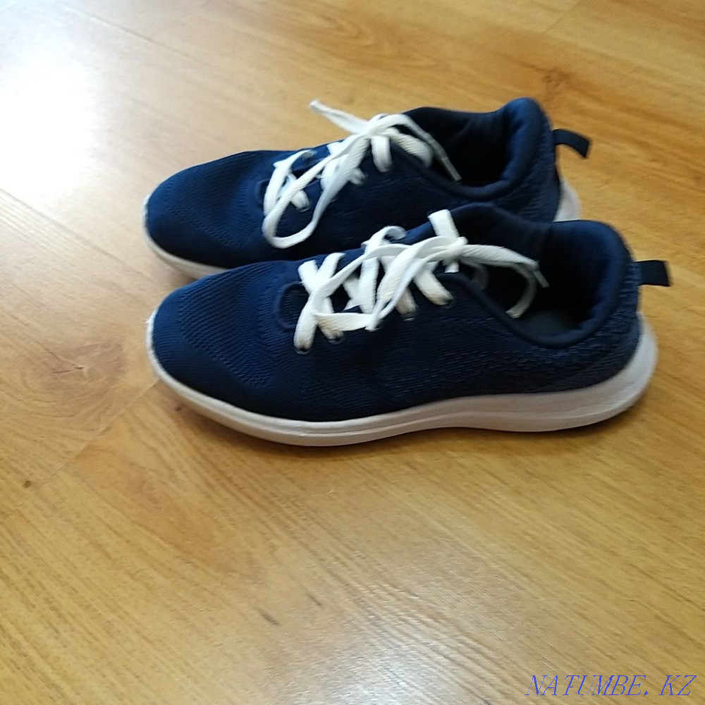 Продам кроссовки детские. Петропавловск - изображение 2