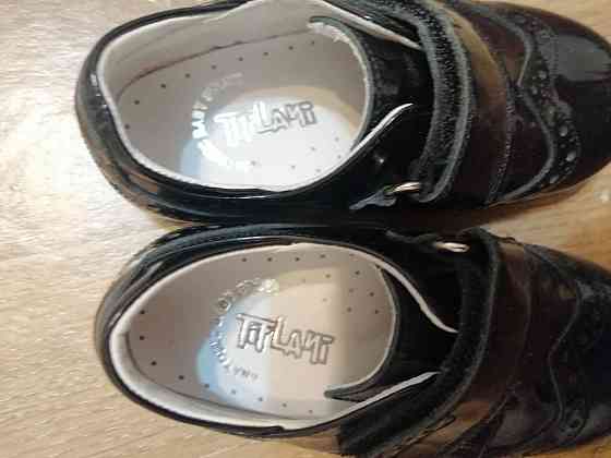 Продаю туфли Tiflani Тифлани размер 24. В подарок тапочки 24 р. Кожа. Караганда