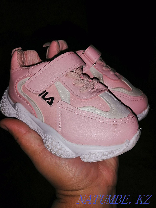 Красовки 1500 теңге  Көкшетау - изображение 1