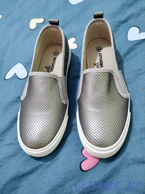 Қыздарға арналған аяқ киім.34 размер  Алматы - изображение 1