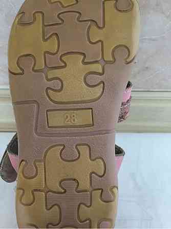 Туфельки на девочку размер 24  Астана