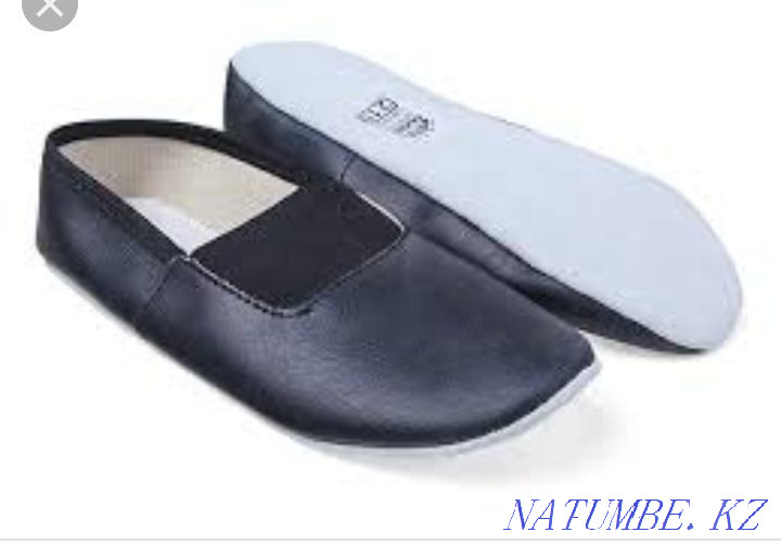 Чешки кожзам белые и черные Уральск - изображение 1