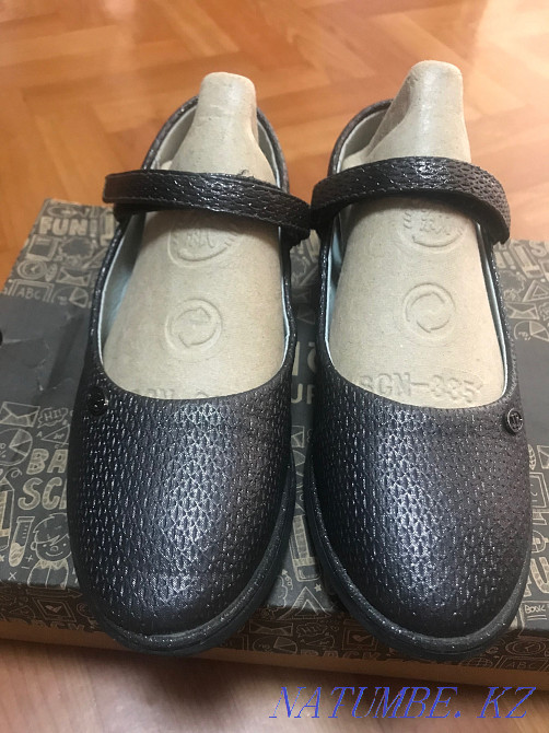 Қыздарға арналған аяқ киім 33 размер. Тамаша күйде.  Астана - изображение 1