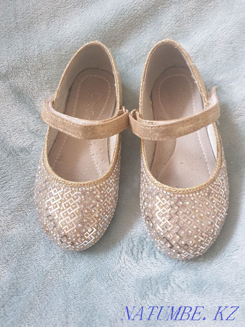 Продам красивые туфельки на девочку размер 25 Актобе - изображение 1