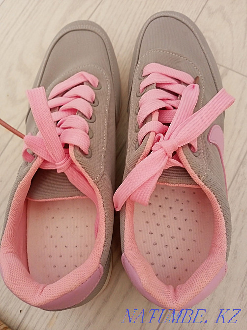 Новые кроссовки и Новые белые макасы. Караганда - изображение 2