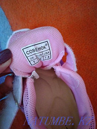 Продам детские кроссовки на девочку Щучинск - изображение 3