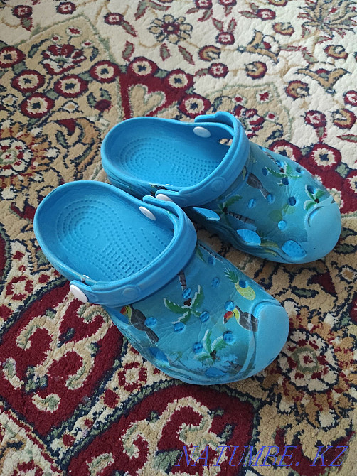 Кроксы, обувь для бассейна Акбулак - изображение 1
