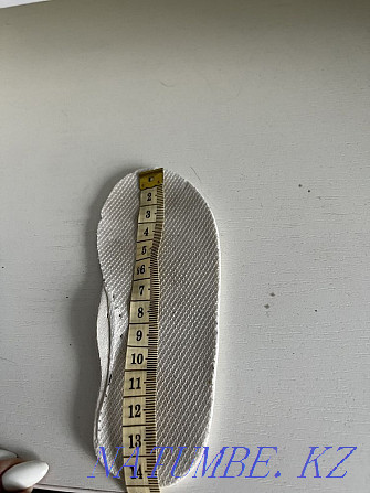 Балаларға арналған кроссовка сатамын 23 размер  Өскемен - изображение 5
