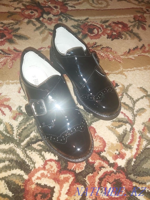 School shoes 34 size new (slightly larger) Shymkent - photo 4