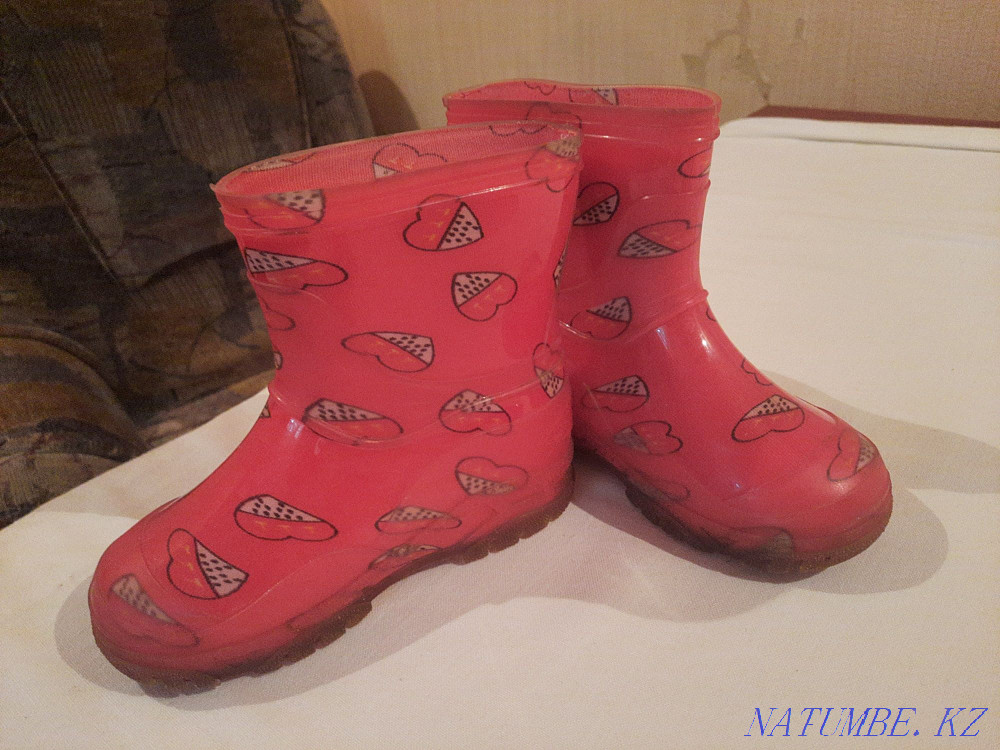 Unichel rubber boots in perfect condition Karagandy - photo 1