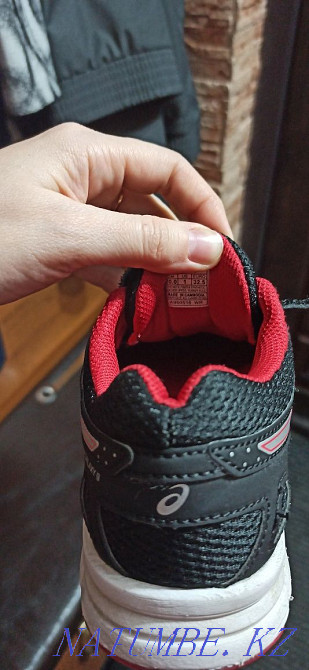 Продам кроссовки Усть-Каменогорск - изображение 3