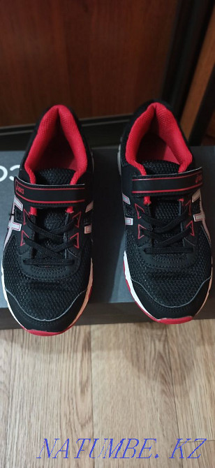 Продам кроссовки Усть-Каменогорск - изображение 1