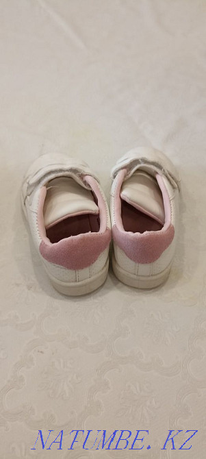 Продам кроссовки на девочку Муткенова - изображение 4