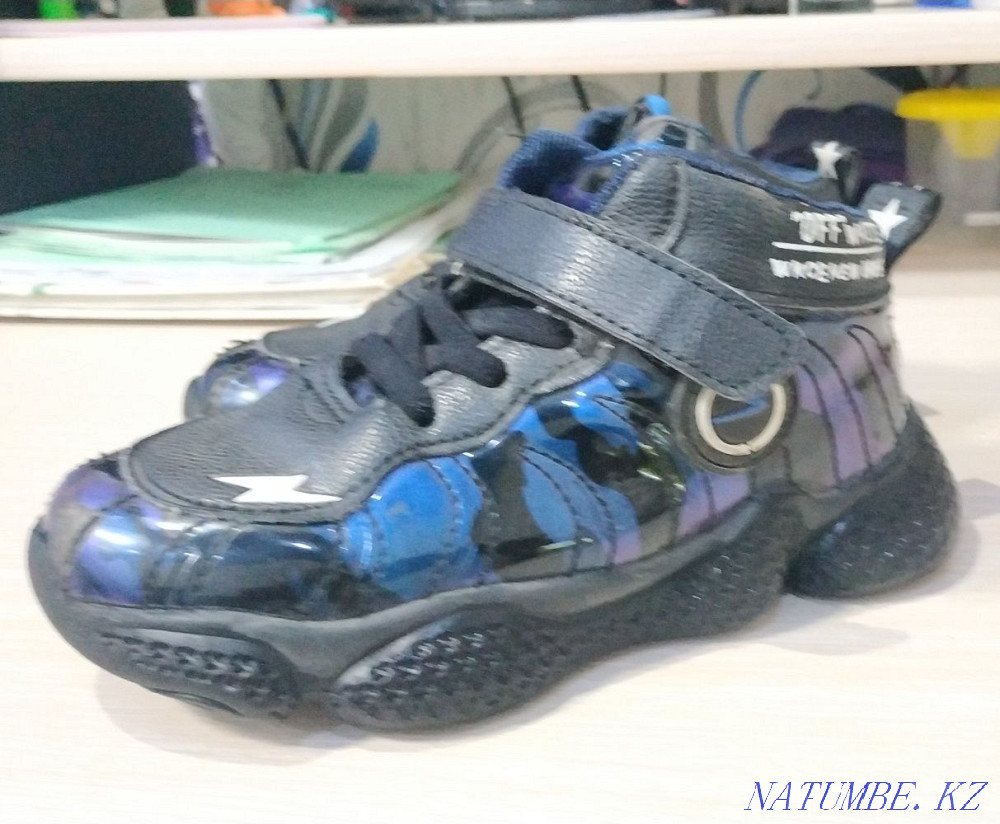 Selling sneakers for a boy  - photo 3