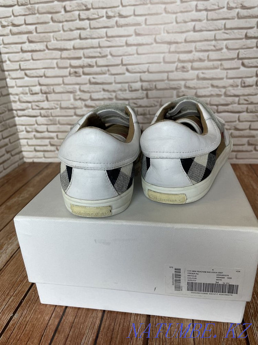 Балалар кроссовкалары BURBERRY унисекс түпнұсқасы  Алматы - изображение 4