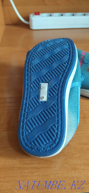 Қыздарға арналған кроссовкалар сатылады  Алматы - изображение 2