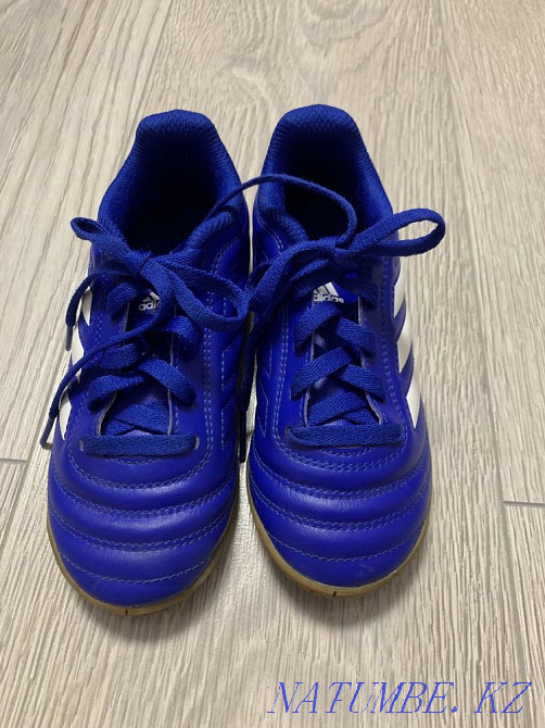 Кеды Adidas 5500 тг для мальчика Астана - изображение 3