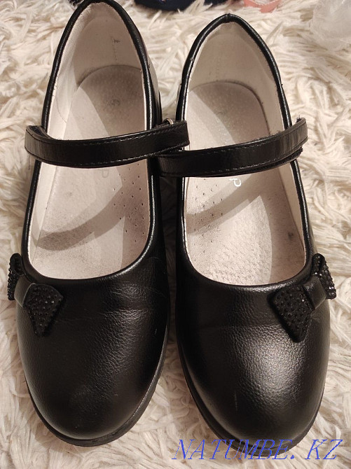 Продам туфли для девочек Муткенова - изображение 1