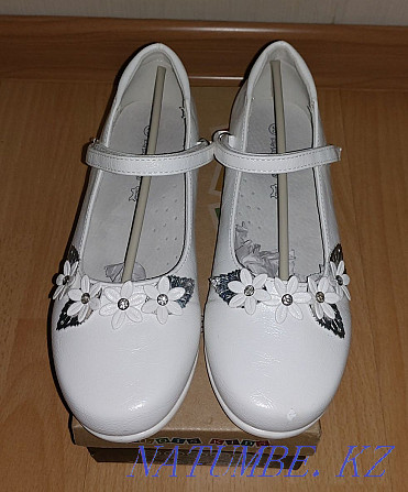 Туфли нарядные на девочку, размер 33 Алматы - изображение 1