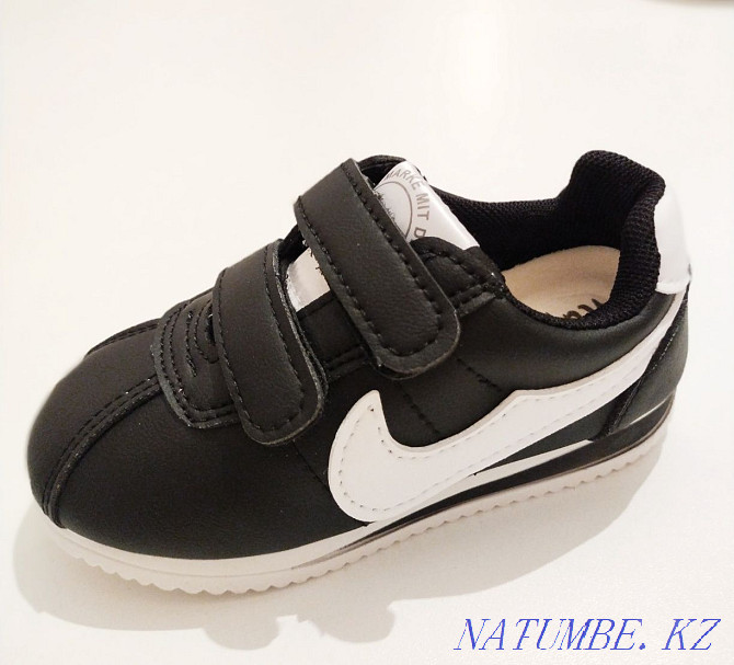 Children's shoes new  - photo 1