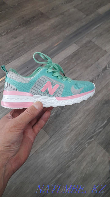 Sell sneakers for girls  - photo 4