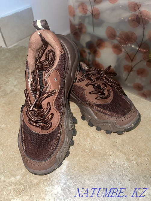 Sneakers Karagandy - photo 1