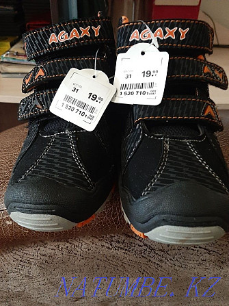 Продам демисезонные ботинки Сатпаев - изображение 1