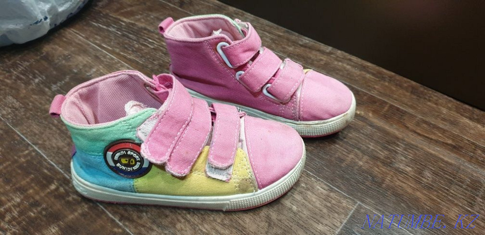 Sell white sneakers Temirtau - photo 5