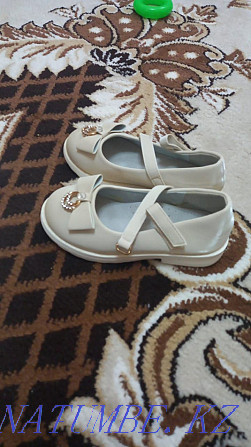 Children's shoes for girls  - photo 2