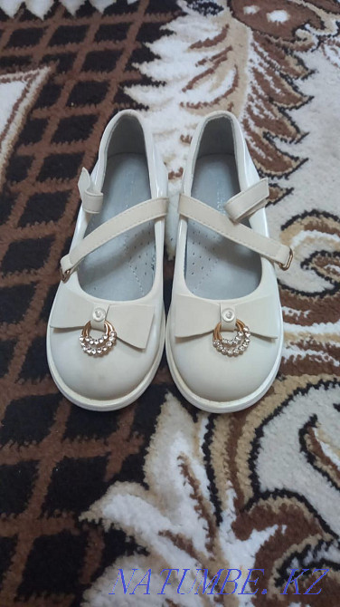 Children's shoes for girls  - photo 1