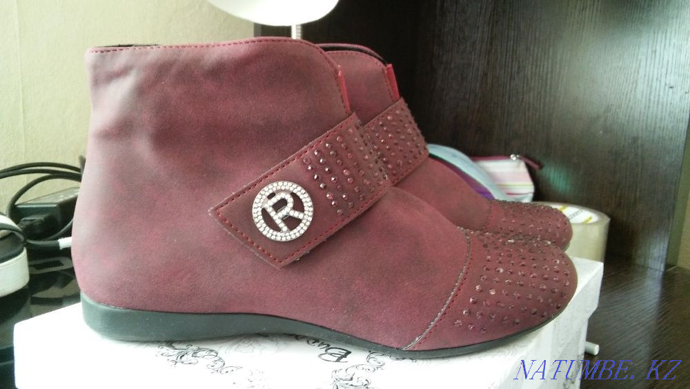 Ботинки для девочки.НОВЫЕ Караганда - изображение 1