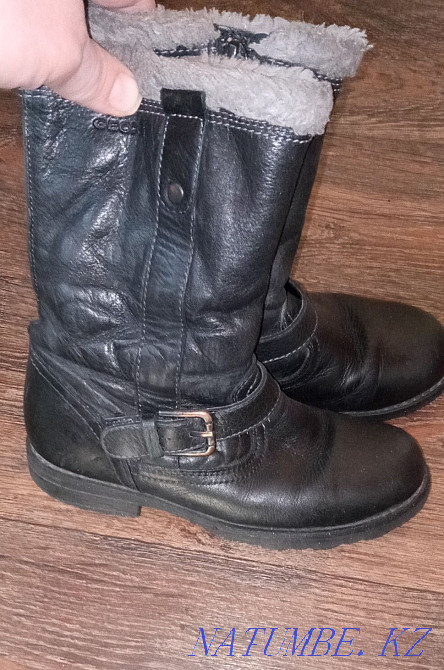 Етік пен етік жарты маусым Geox r 32, екі жұп 5 мың  Алматы - изображение 1