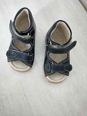 Продам детские сандалии Акбулак