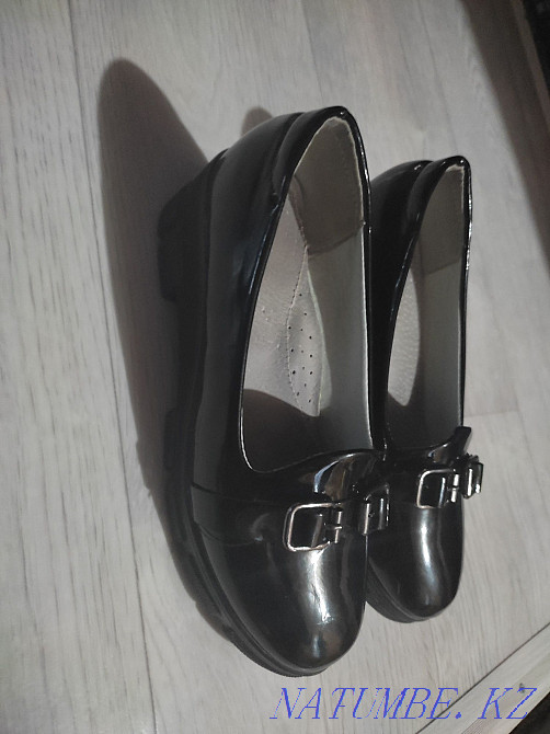 Школьные туфли на девочку  - изображение 1