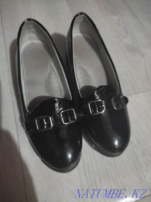 Школьные туфли на девочку  - изображение 2