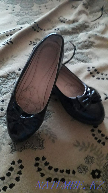 Ботинки для девочки 34, сандалии 32 р, туфли 35р. Караганда - изображение 6