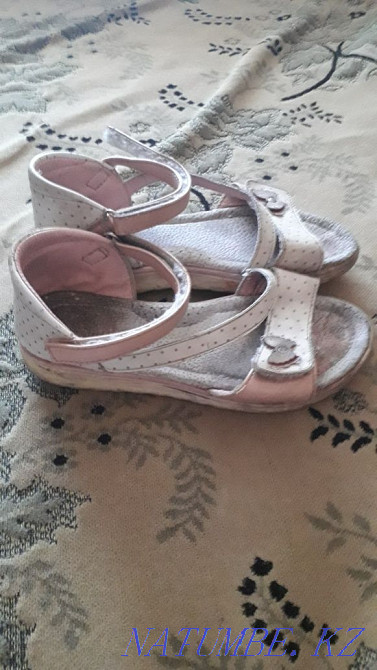 Ботинки для девочки 34, сандалии 32 р, туфли 35р. Караганда - изображение 4