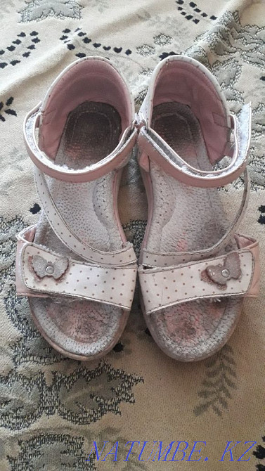 Ботинки для девочки 34, сандалии 32 р, туфли 35р. Караганда - изображение 5