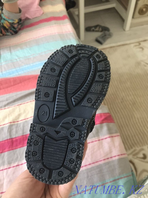 ботинки нат. кожа. осень на девочку 21 р новые Семей - изображение 2